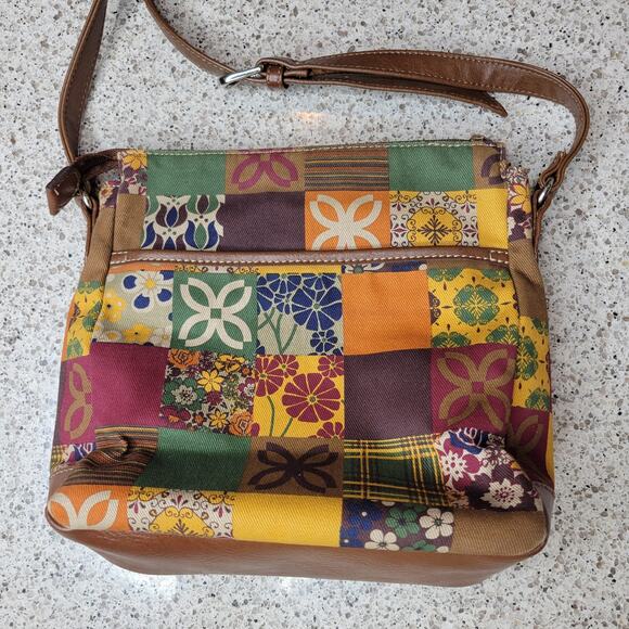 RELIC by Fossil Faux Leather Multi-Color Patchwork Adjustable Crossbody Purse - Picture 11 of 12
